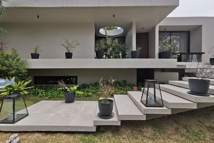 Single Family Home